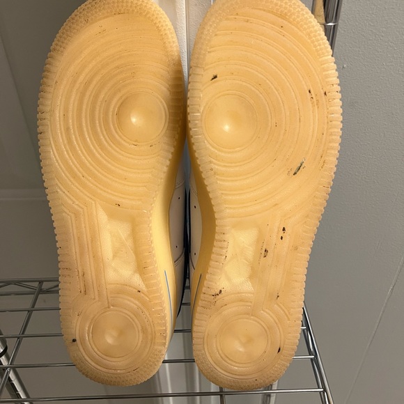 Nike Air Force one. Like new . - Picture 6 of 11